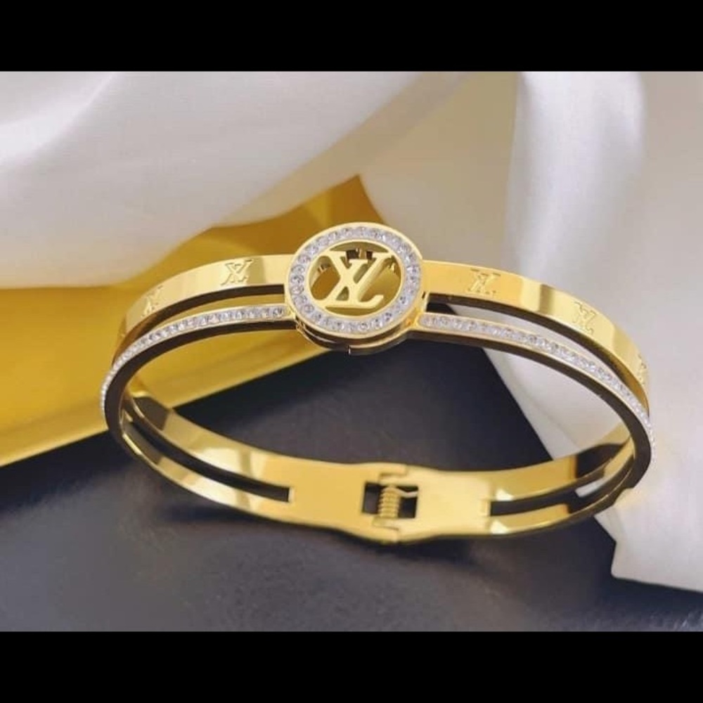 Bracelets - Picture 10 of 10